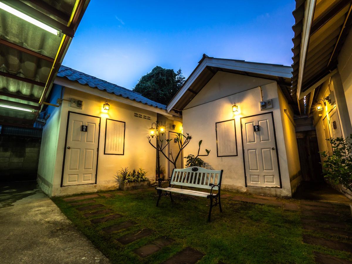 Tommy Huts Hotel Chiang Mai Ngoại thất bức ảnh